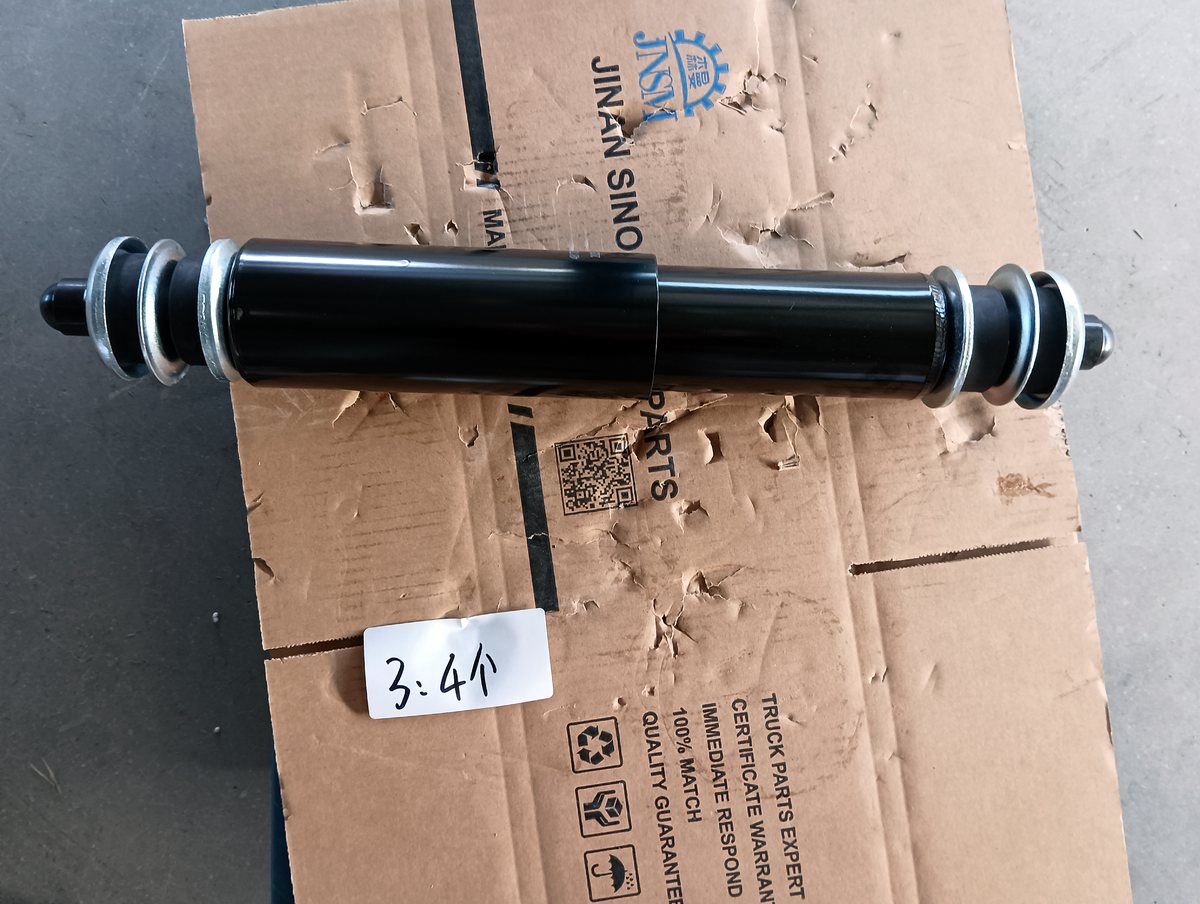 Амортизатор передний Yutong ZK6126 (2905-02149) Амортизатор передний Yutong ZK6126 (2905-02149)